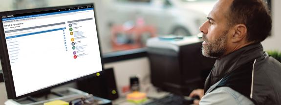 Orario di lavoro sullo schermo di un PC